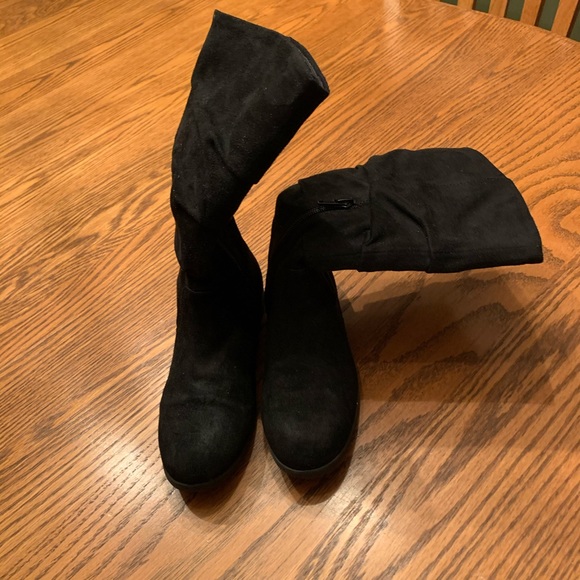 Little girls boots - Picture 2 of 3